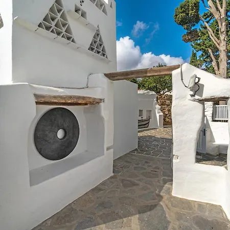 Rabagas Luxury - In The Heart Of Sifnos